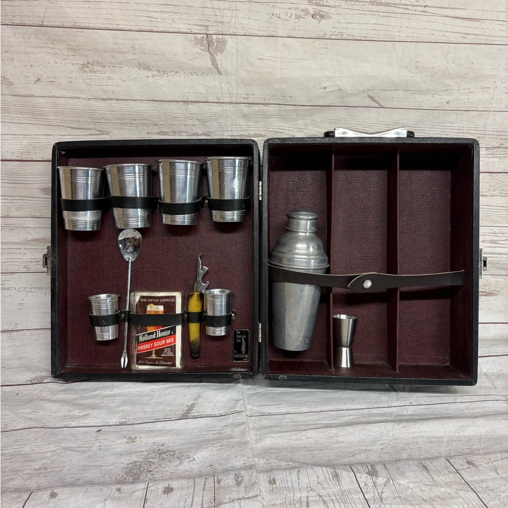 The Portable Pub, Londonaire Limited Black Hard Travel Case 10 Piece No Key